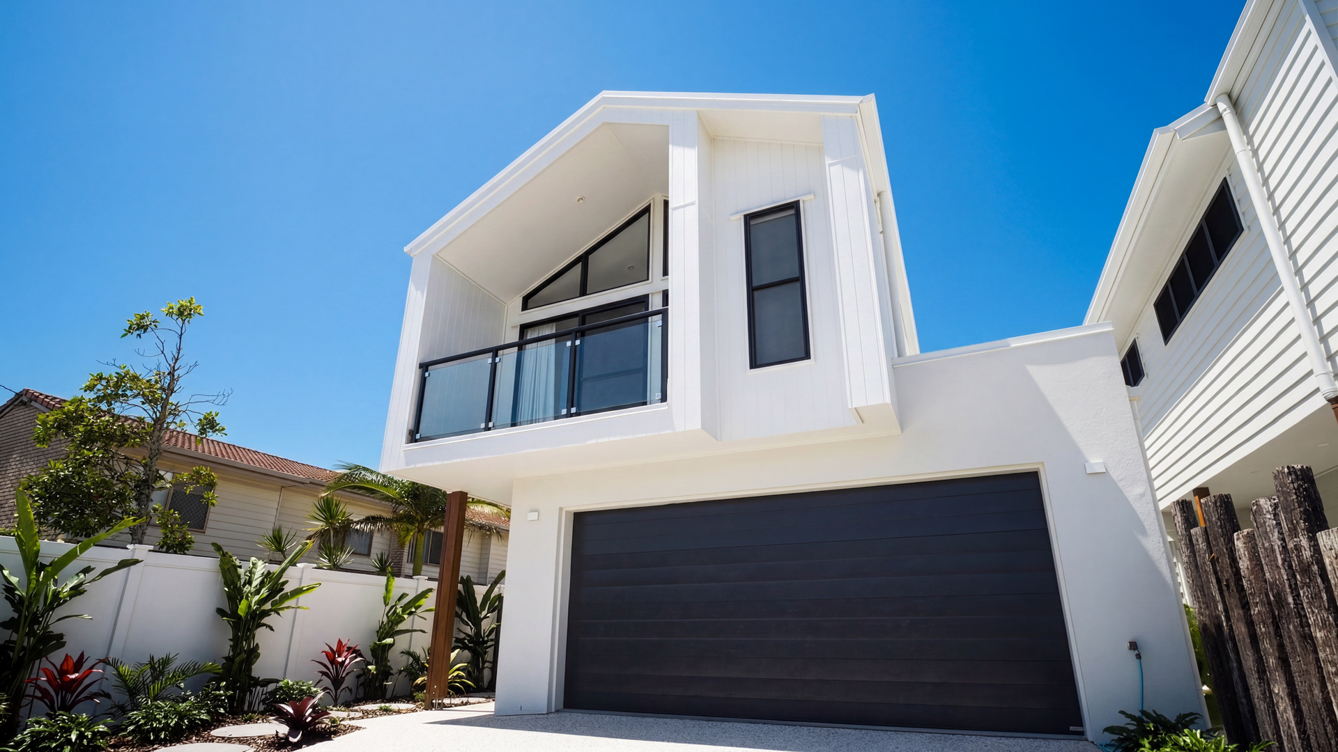 Modern custom home by Morcraft